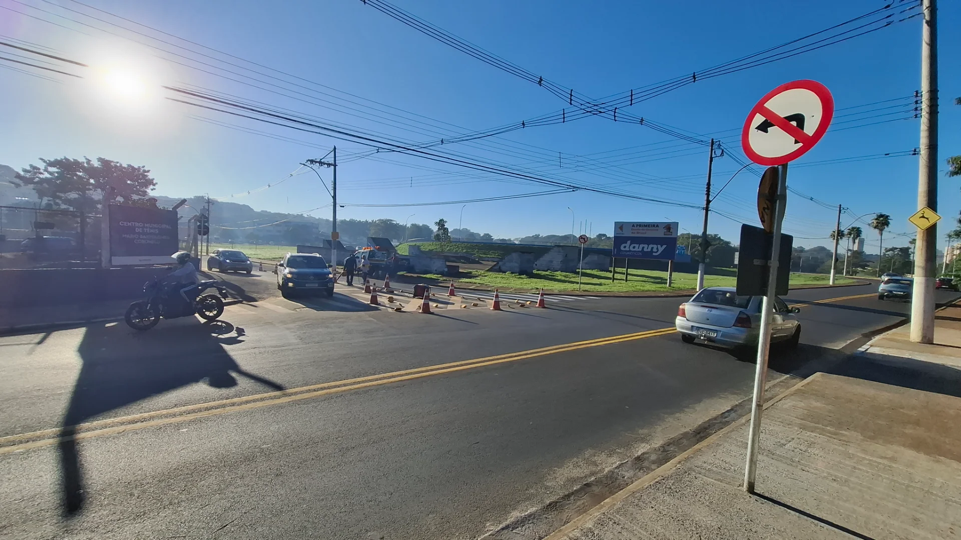 Prefeitura de Americana conclui fechamento da baia de conversão da Avenida Bandeirantes para Rua Bahia